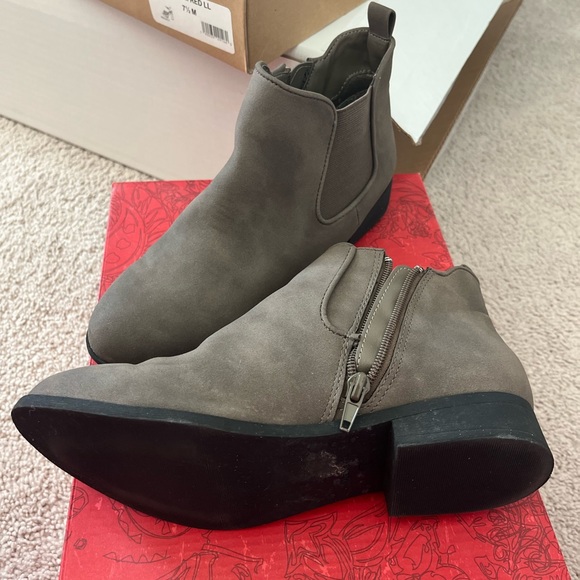 american rag booties - Picture 2 of 5